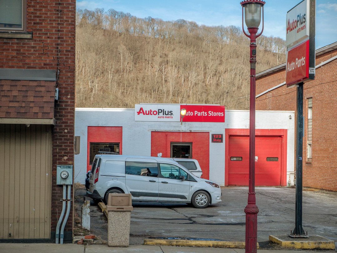 Photo of building at 123 West Main Street, Monongahela, Pa. 15063 along rt 88 and rt 136. Photo property of the Monongahela Main Street Program.