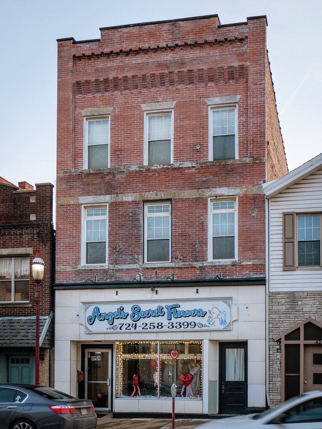 Photo of building at 424 West Main Street, Monongahela, Pa. 15063 along rt 88 and rt 136. Photo property of the Monongahela Main Street Program.